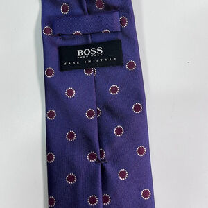 Hugo Boss Men's‎ Necktie. Contemporary 100% Silk NWOT